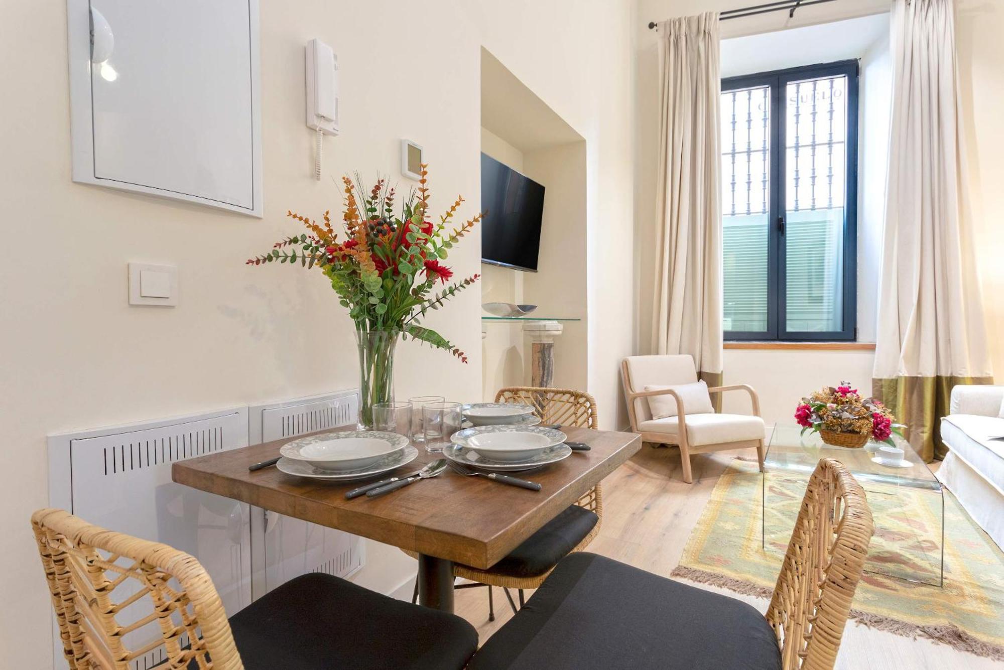 Apartment Genteel Rodrigo Caro *